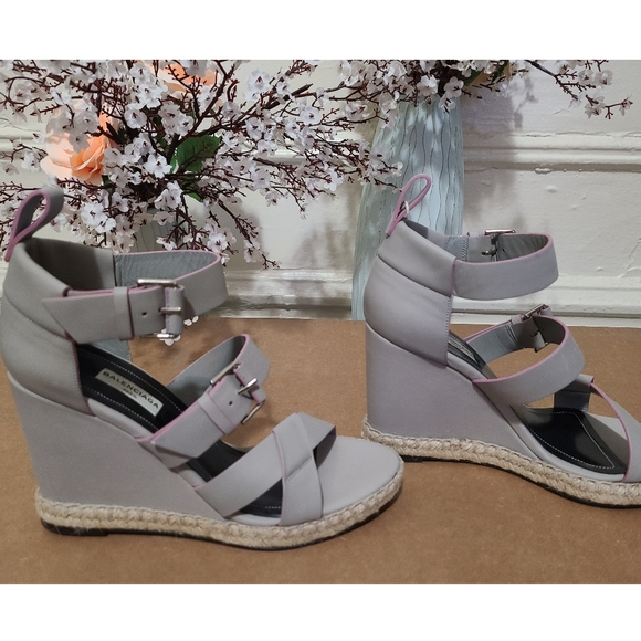 Authentic Balenciaga Sandals - Picture 14 of 14